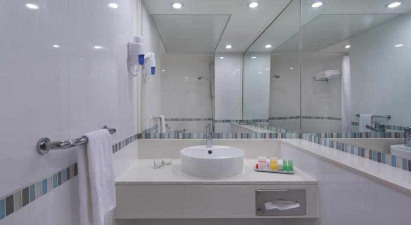 אמבטיה מלון ספא קלאב ים המלח